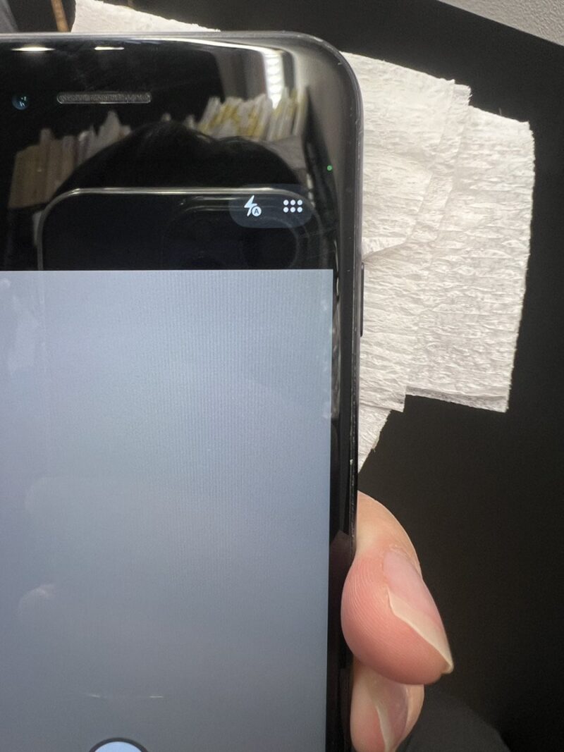 iPhone SE (第2世代) 128GB 3,500円