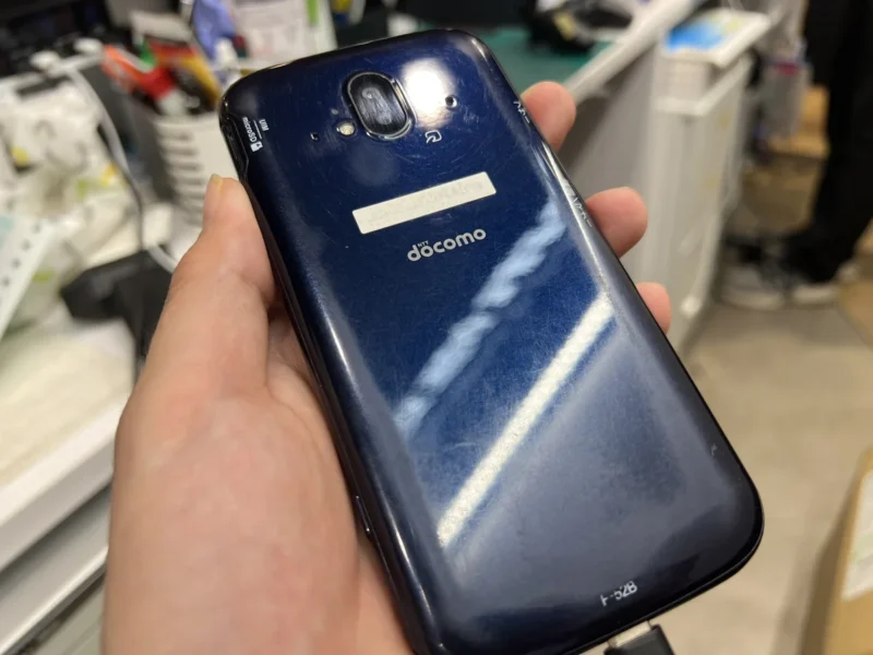 らくらくスマートフォン F52B 64GB 7,000円