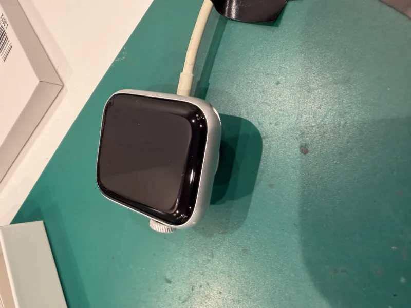 Applewatch　SE 32GB 2,000円