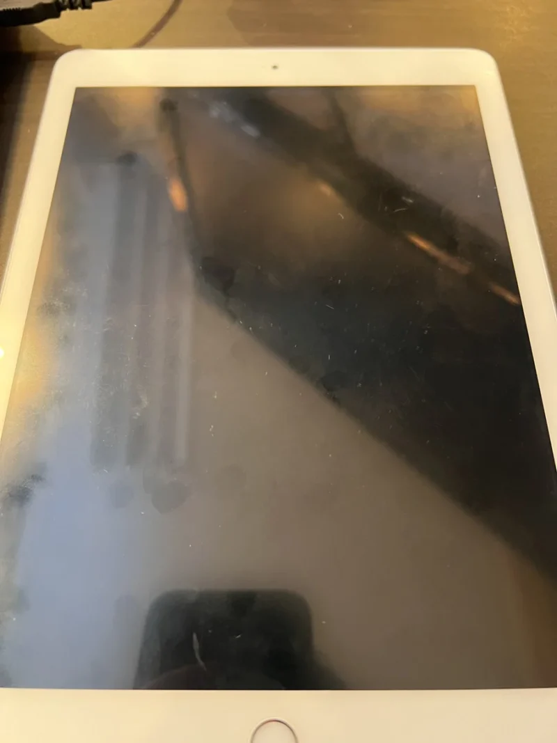 ipad 6Generation 128GB 3,000円