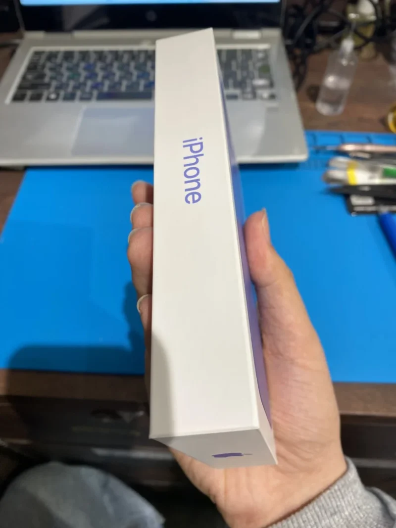 iPhone 16 128GB 100,000円