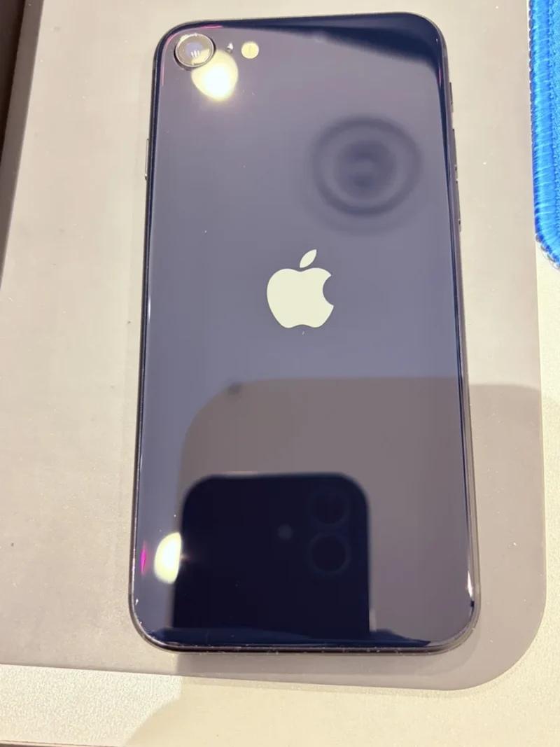 iPhone SE (第3世代) 64GB 14,000円