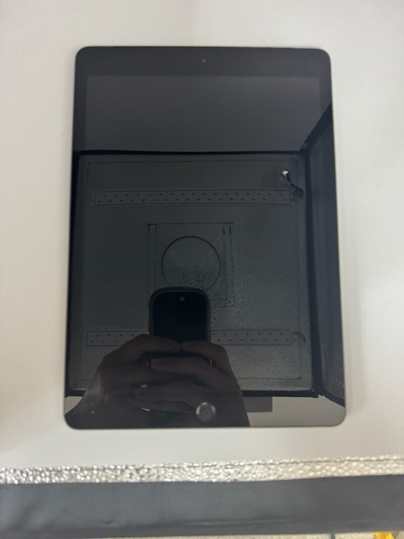 【大阪高槻店】iPad（第8世代） 32GB を17,000円で買取しました！