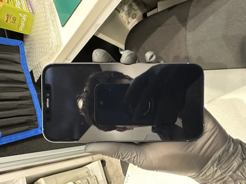【なんばウォーク店】iPhone 12 64GB を21,000円で買取しました！