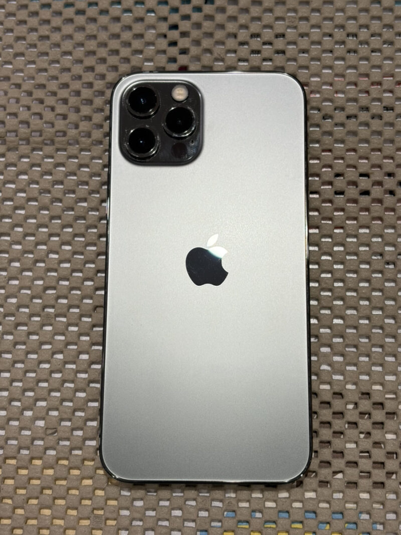 iPhone12Pro 128GB グラファイト 中古 本体のみ docomo○【COCO東急プラザ蒲田店】