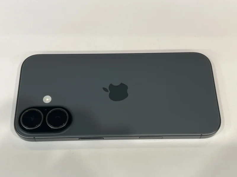 iPhone 17