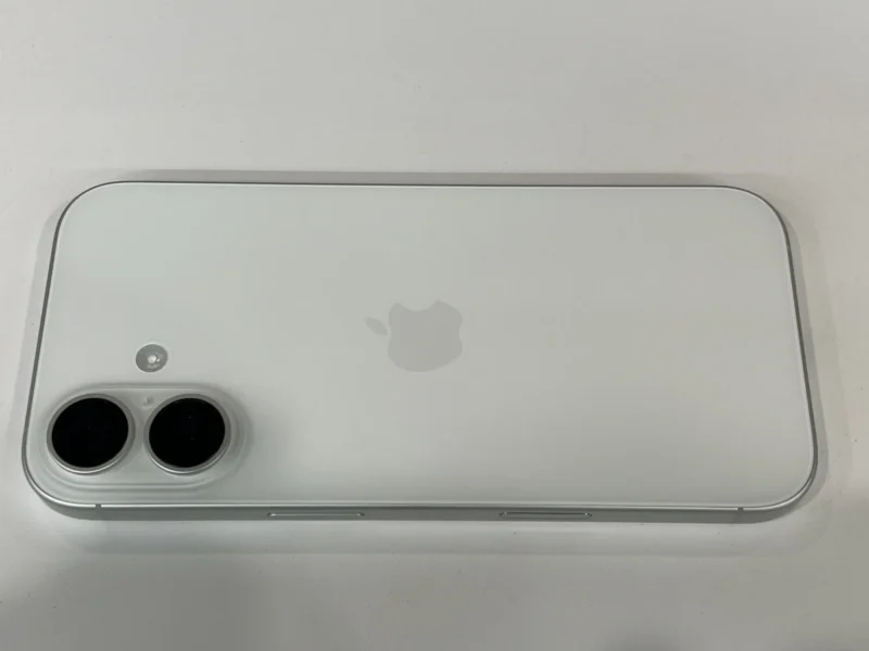 iPhone 17