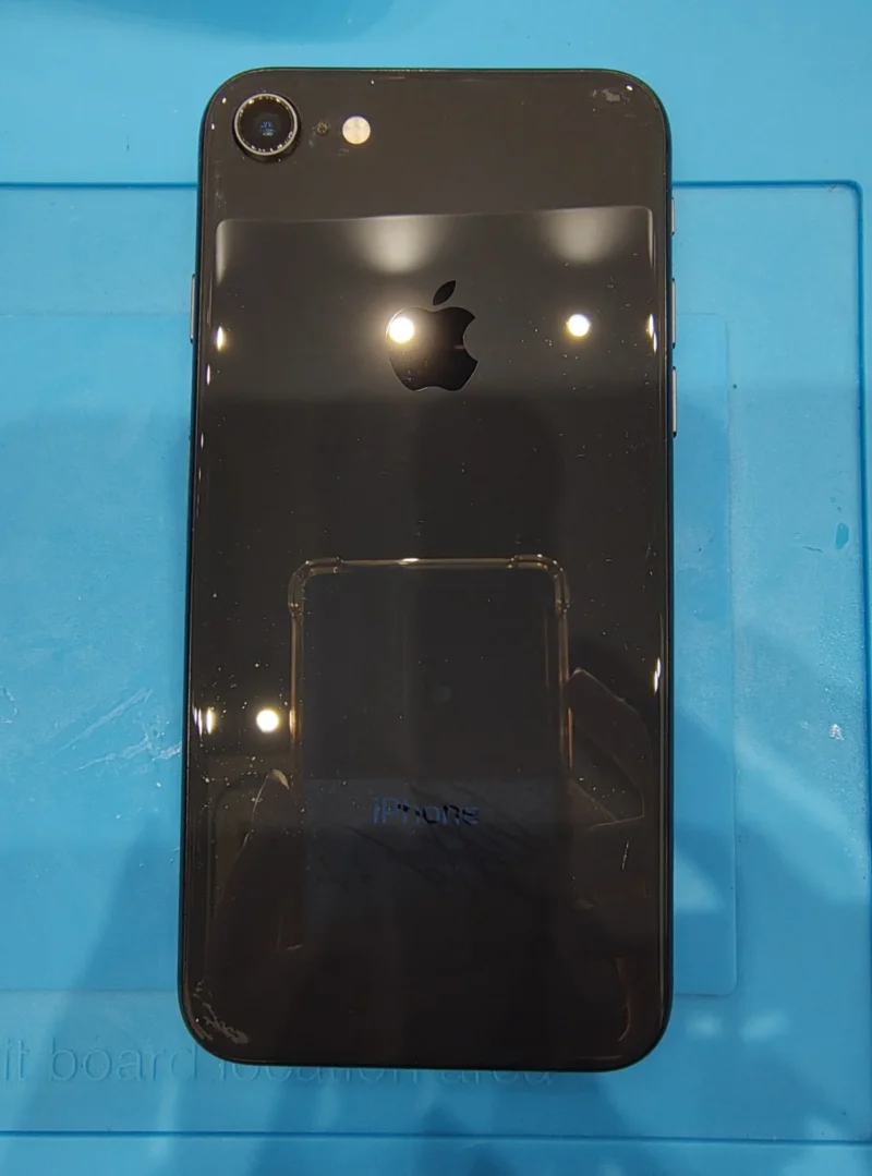 iPhone 8