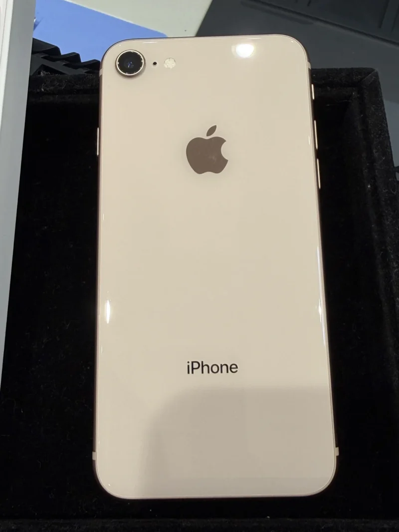 iPhone 8