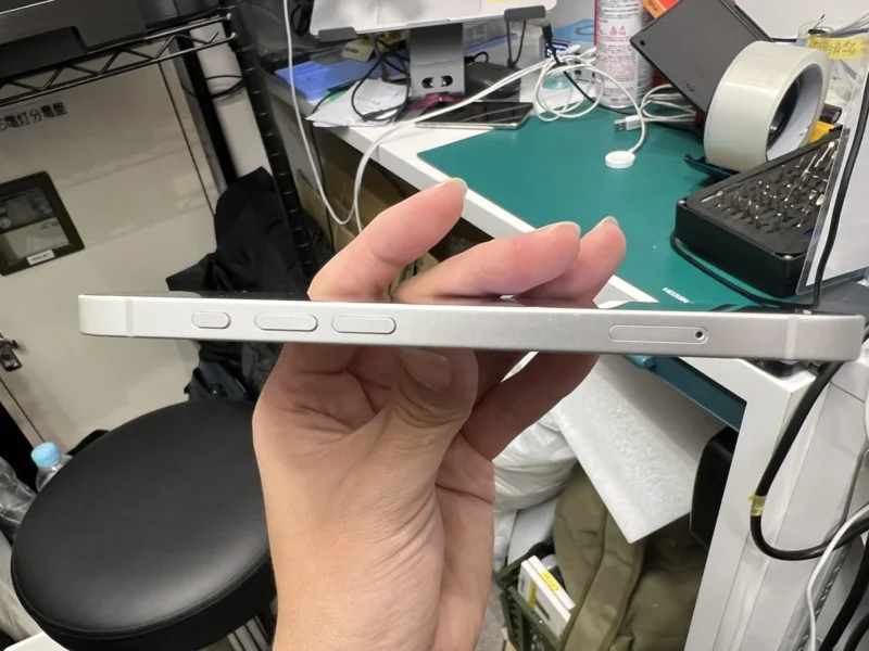 iPhone 16e