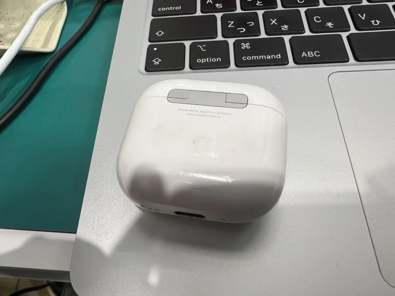AirPods 4
