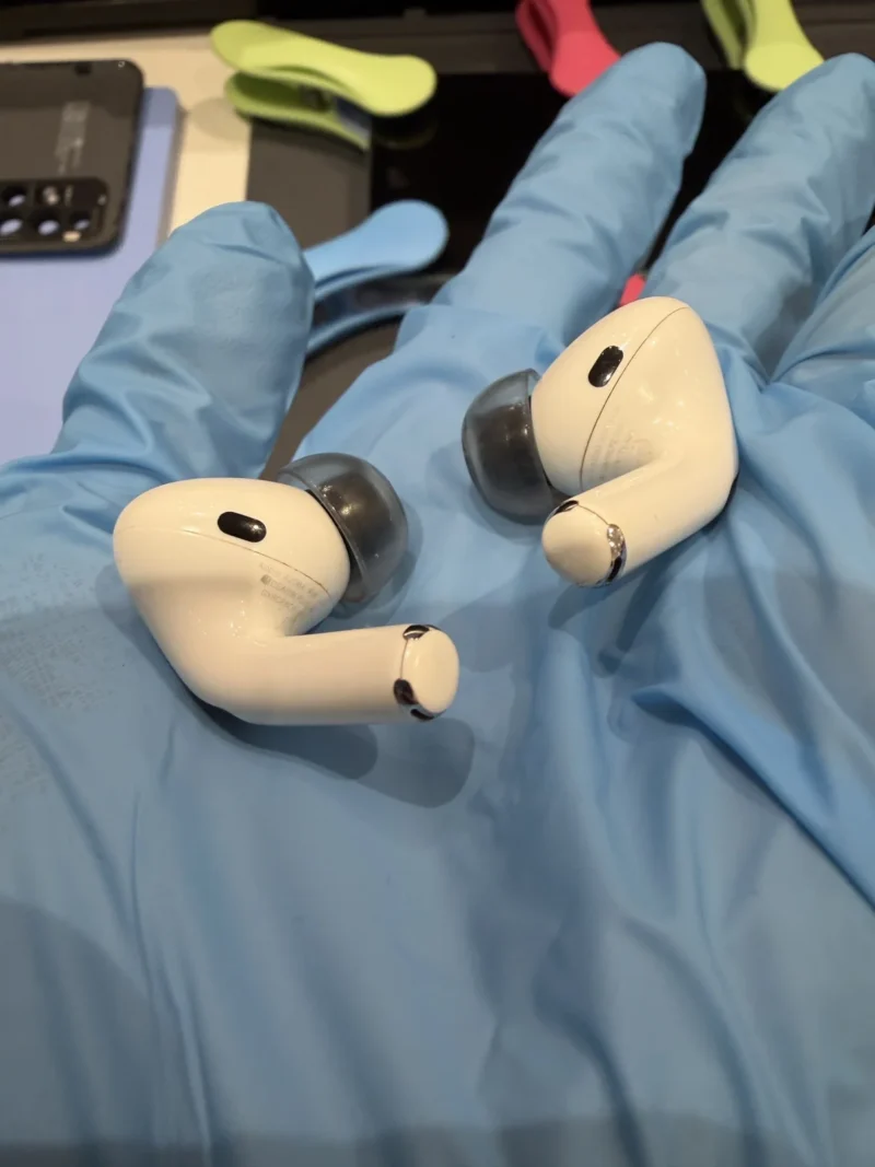 AirPods Pro 1 with MagSafe Charging Case