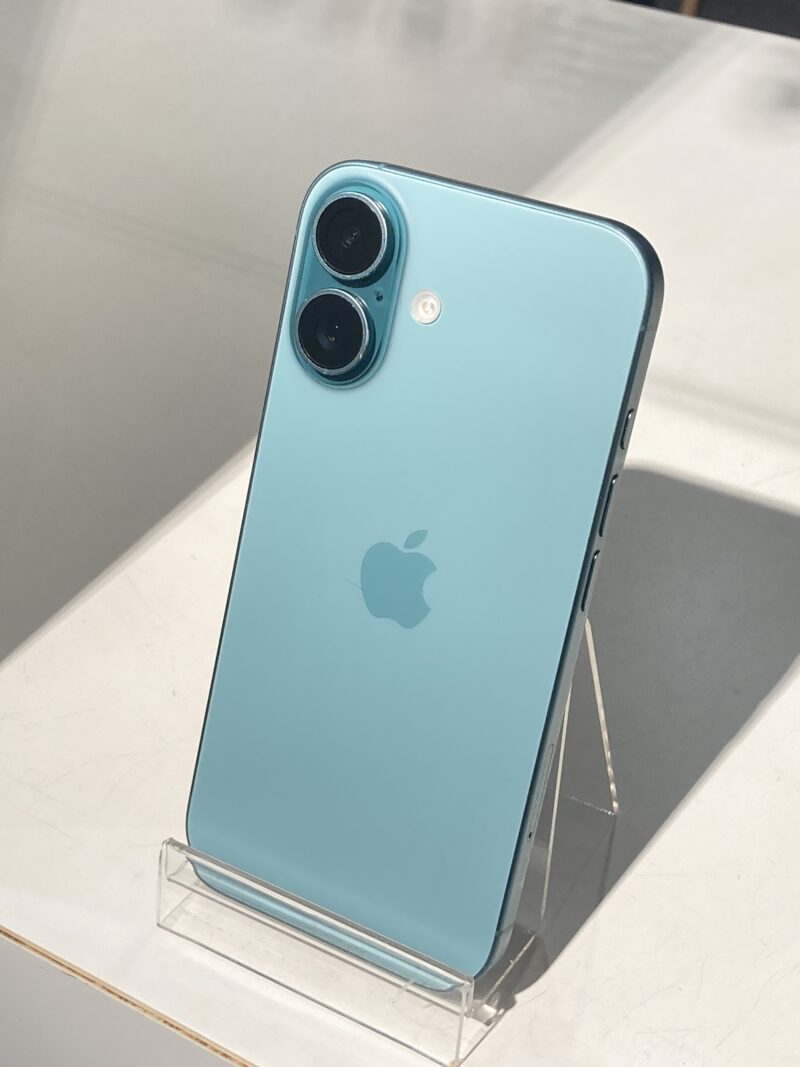 iPhone16