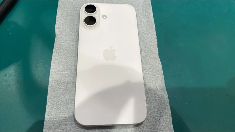 iPhone 17